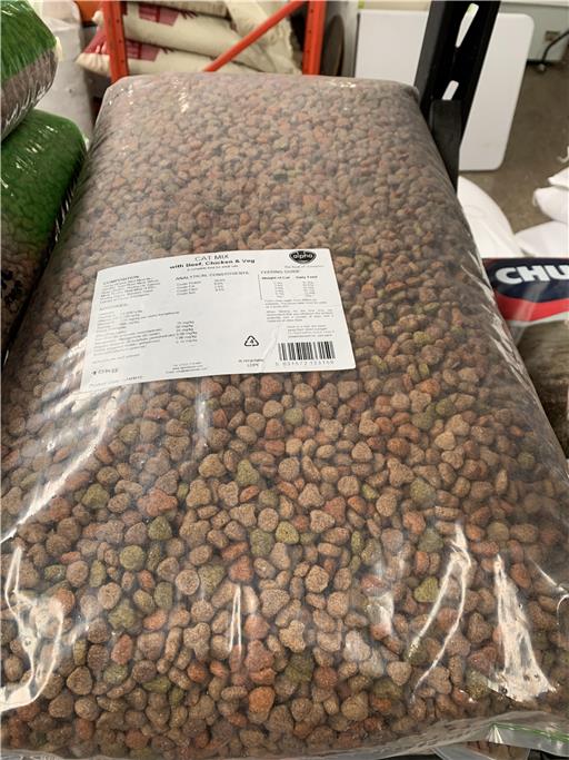 Cat Mix with Beef, Chicken and Veg